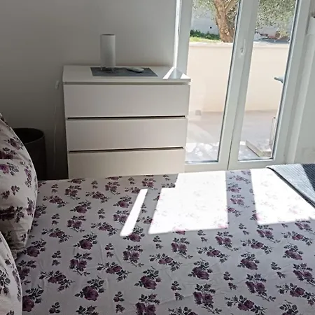 Olive For 4 Apartment *