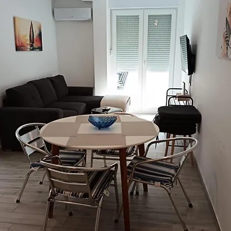 Olive For 4 Apartment Makarska